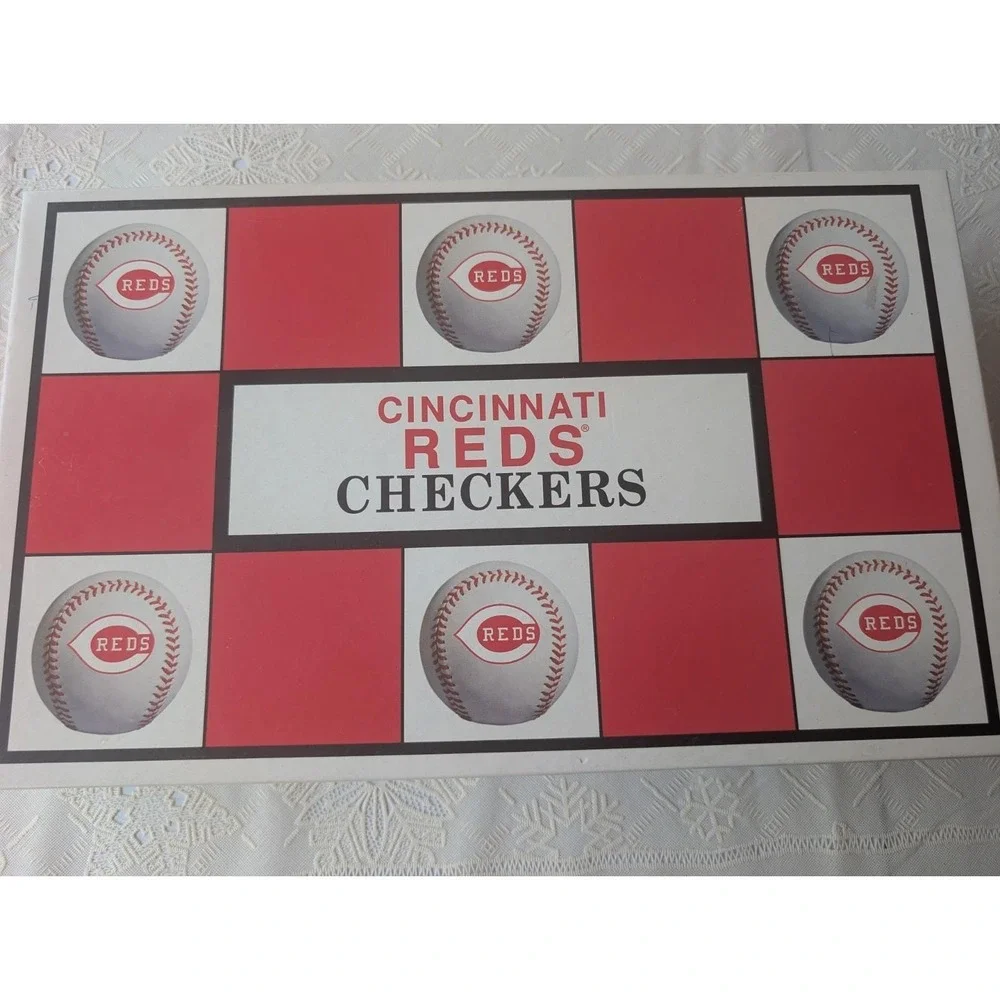 MLB Cincinnati Reds Checkers Game‎ 2002 Mini Helmet Pieces Incomplete Missing 1